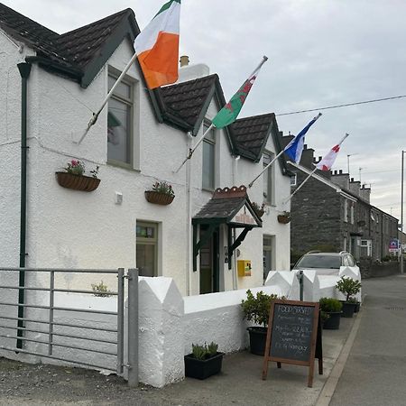 Holland Hotel Llanfachraeth Экстерьер фото