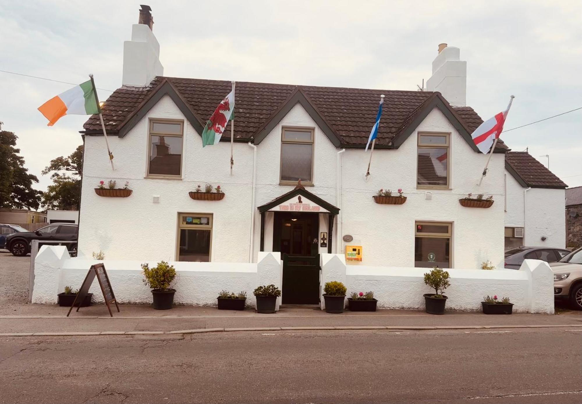 Holland Hotel Llanfachraeth Экстерьер фото