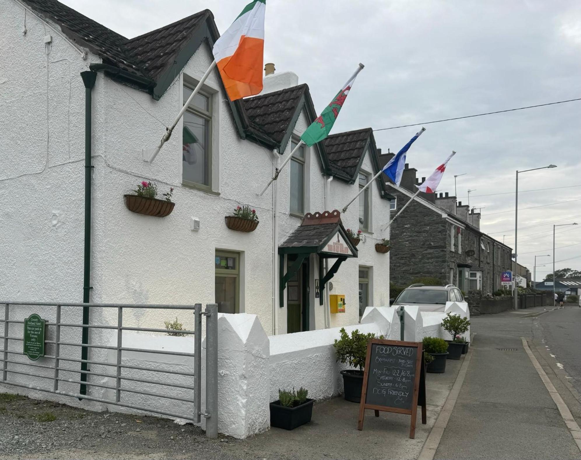 Holland Hotel Llanfachraeth Экстерьер фото
