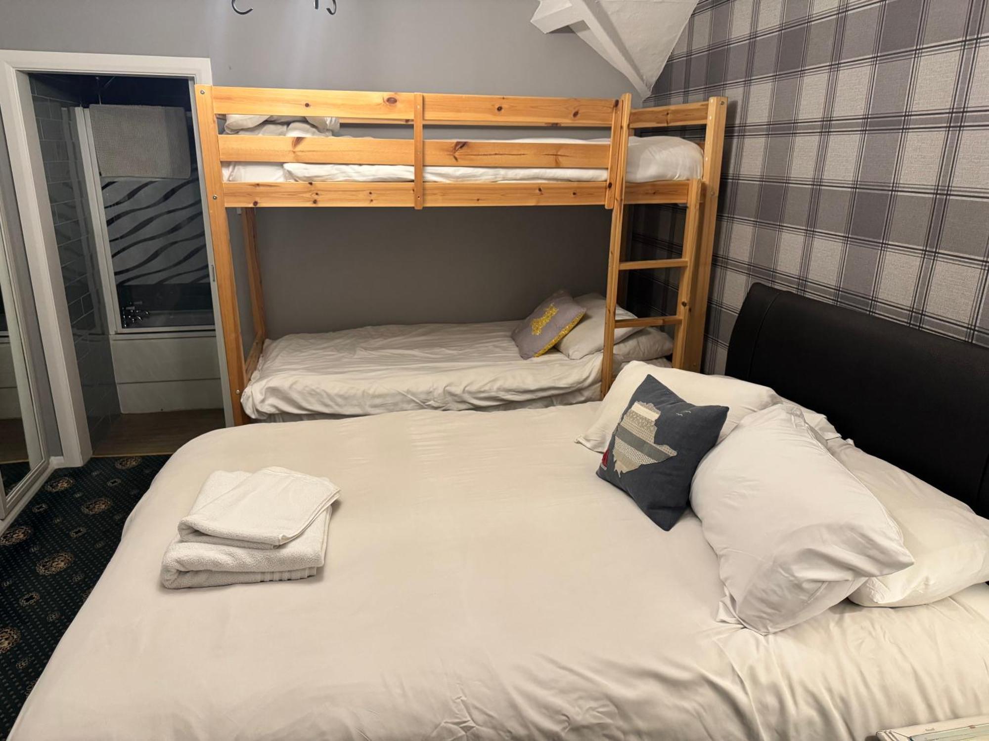 Holland Hotel Llanfachraeth Экстерьер фото