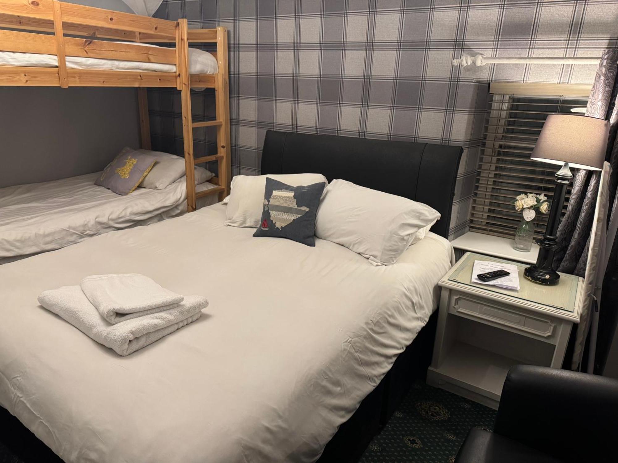 Holland Hotel Llanfachraeth Экстерьер фото